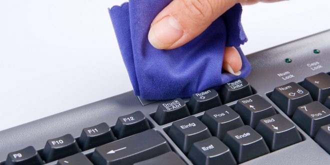 cara membersihkan keyboard