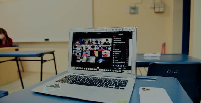 pengertian zoom meeting